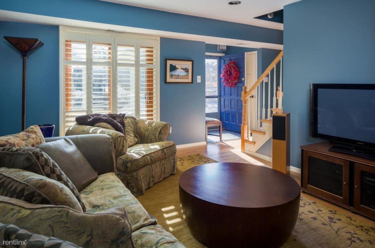 700 Ardmore Ave - Photo 2 of 15