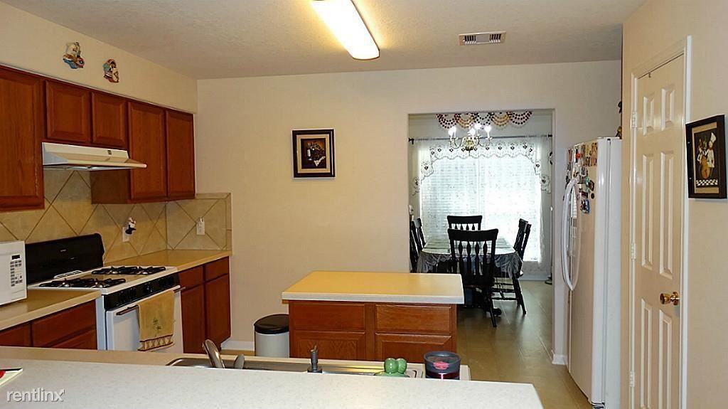 8026 - Photo 3 of 10