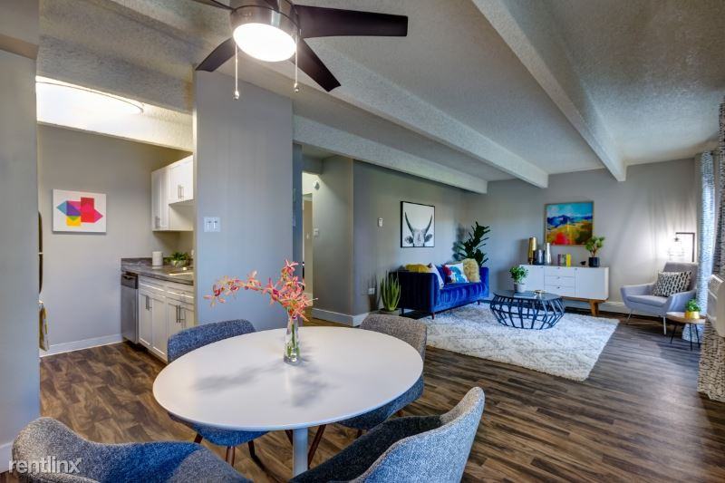 403 S St Paul St - Photo 3 of 8