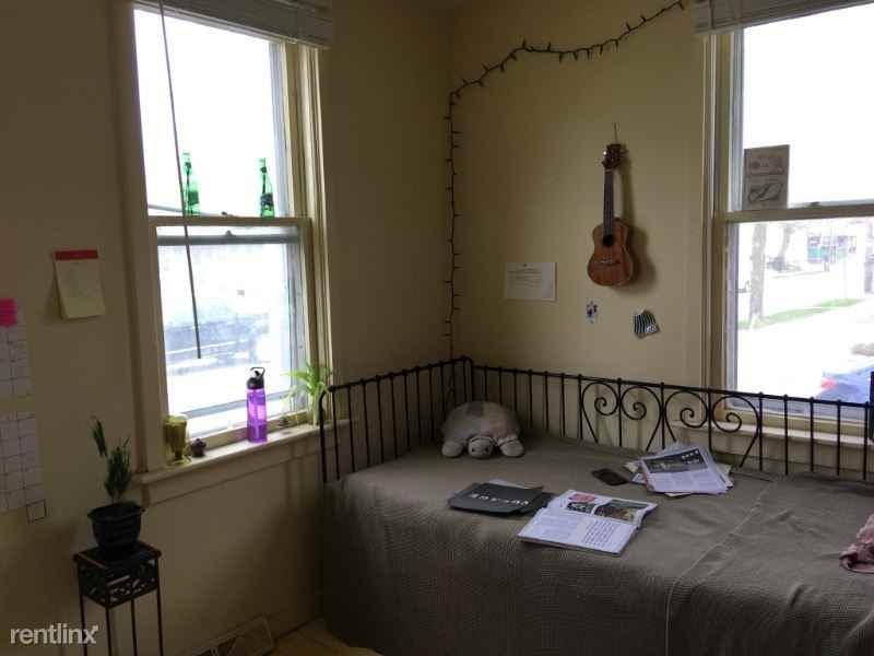 1758 N Humboldt Ave - Photo 3 of 19