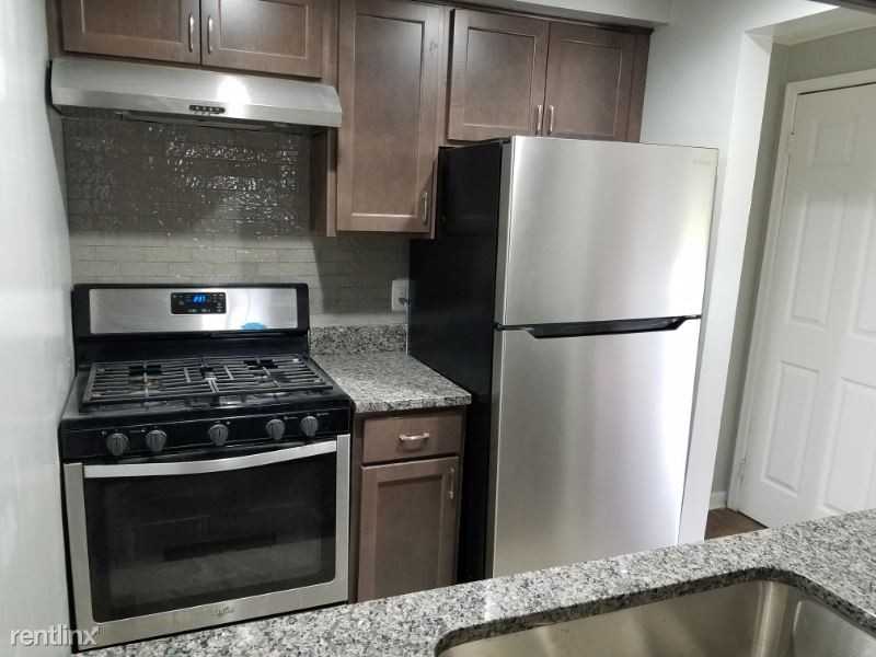 8945 Shawn Dr - Photo 2 of 14