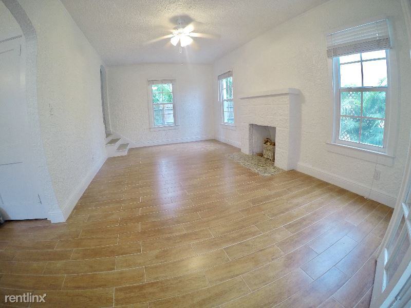 209 Lytton Ct - Photo 2 of 8