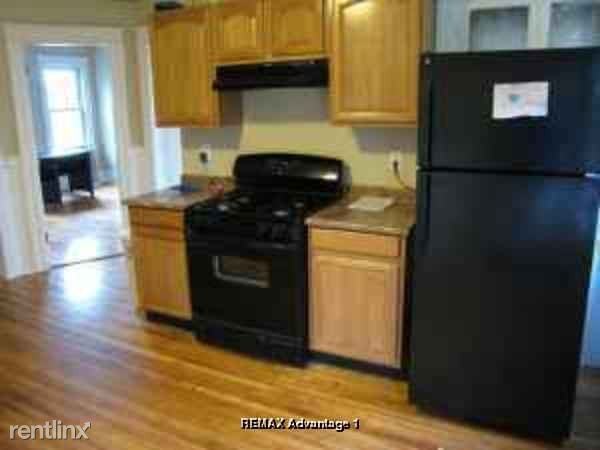 916 Southbridge St - Photo 2 of 4