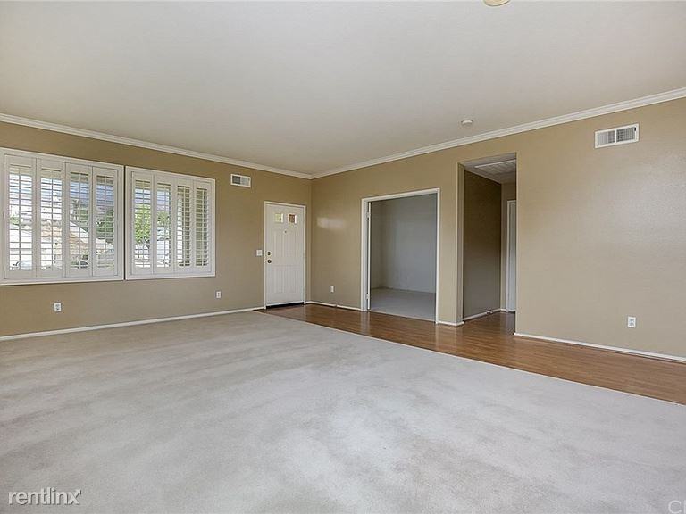 14045 Regina Dr - Photo 3 of 20