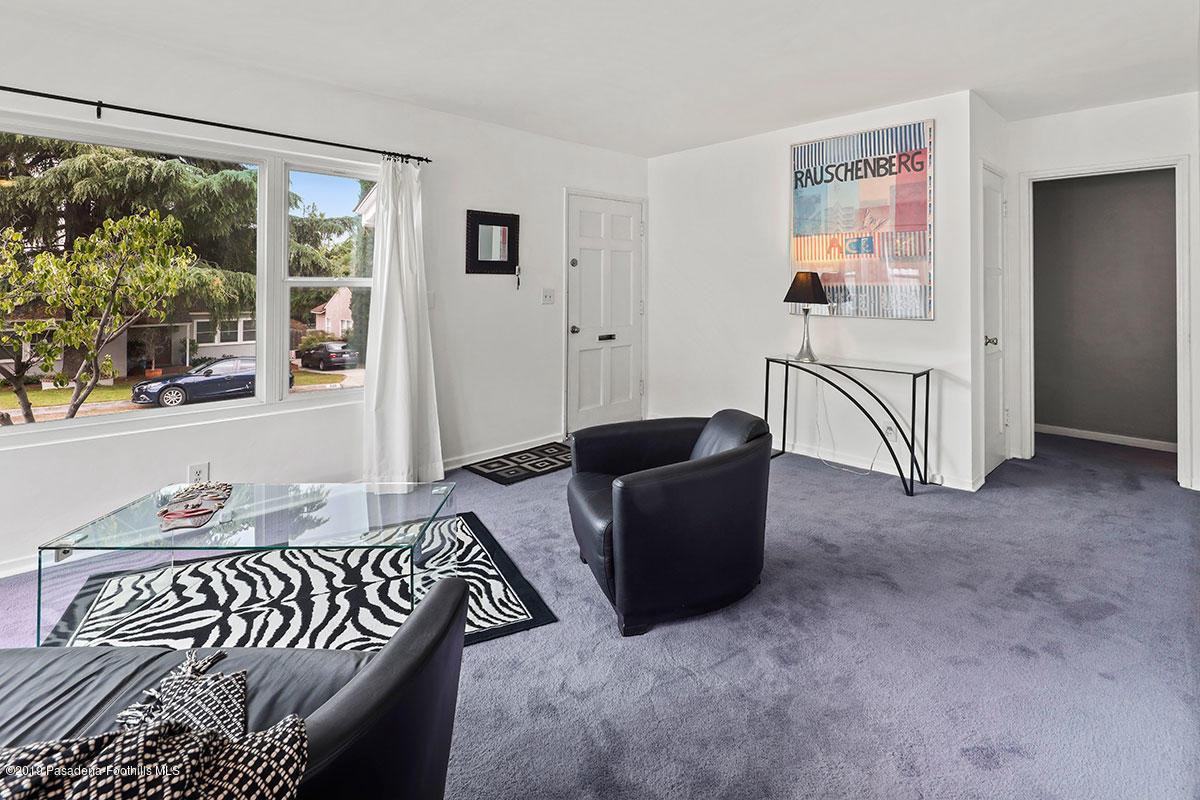 321 E Poppyfields Dr - Photo 2 of 18