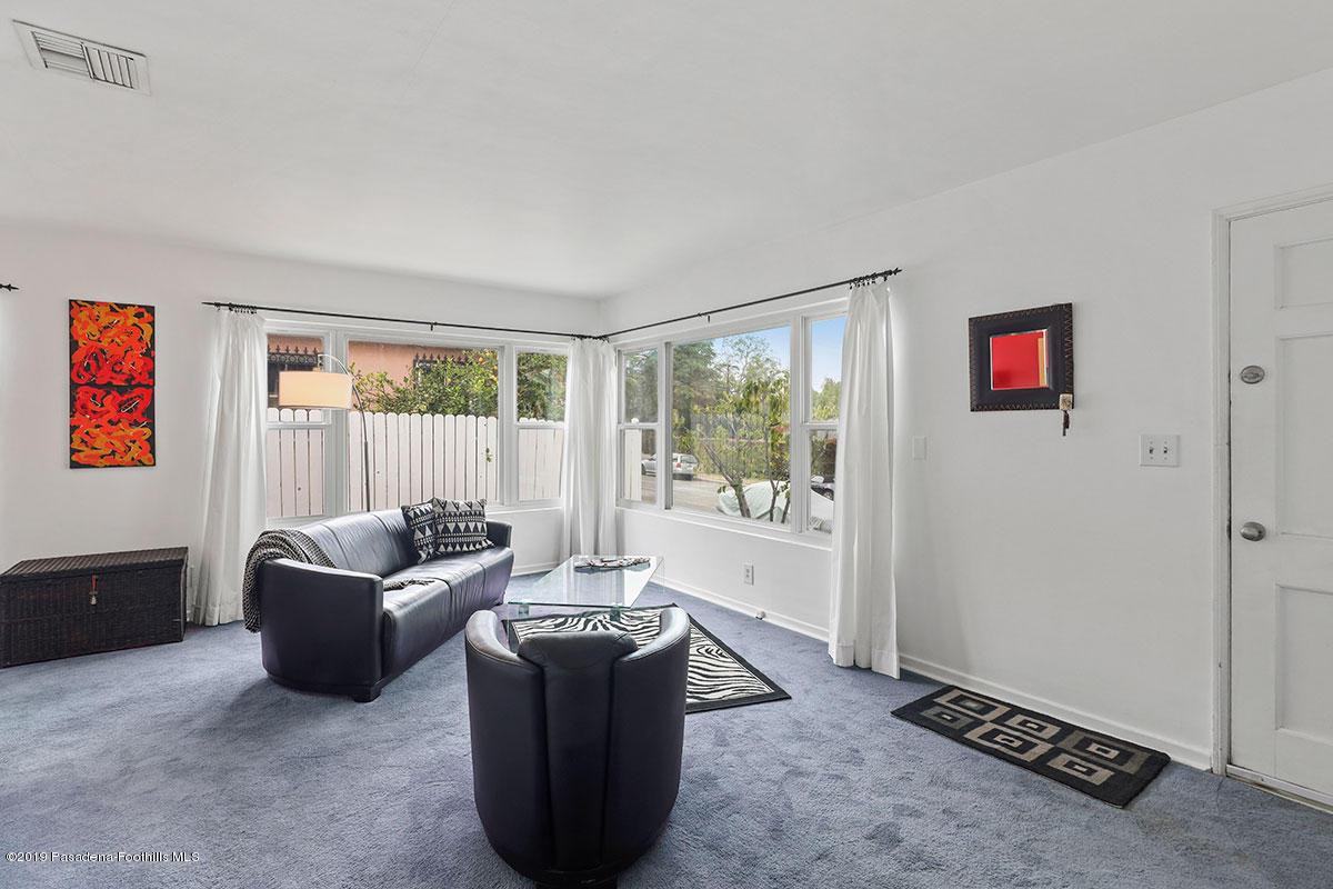 321 E Poppyfields Dr - Photo 3 of 18