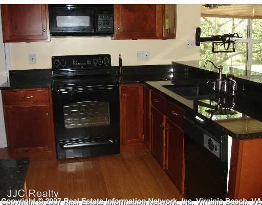 6813 Holly Springs Dr - Photo 3 of 17