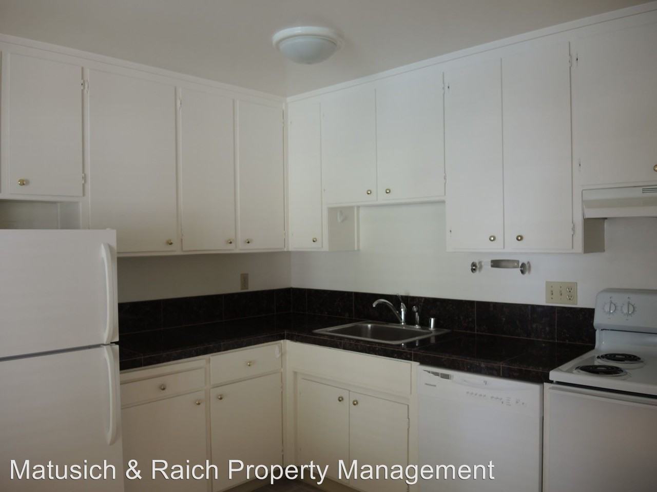 859 University Ave - Photo 3 of 12