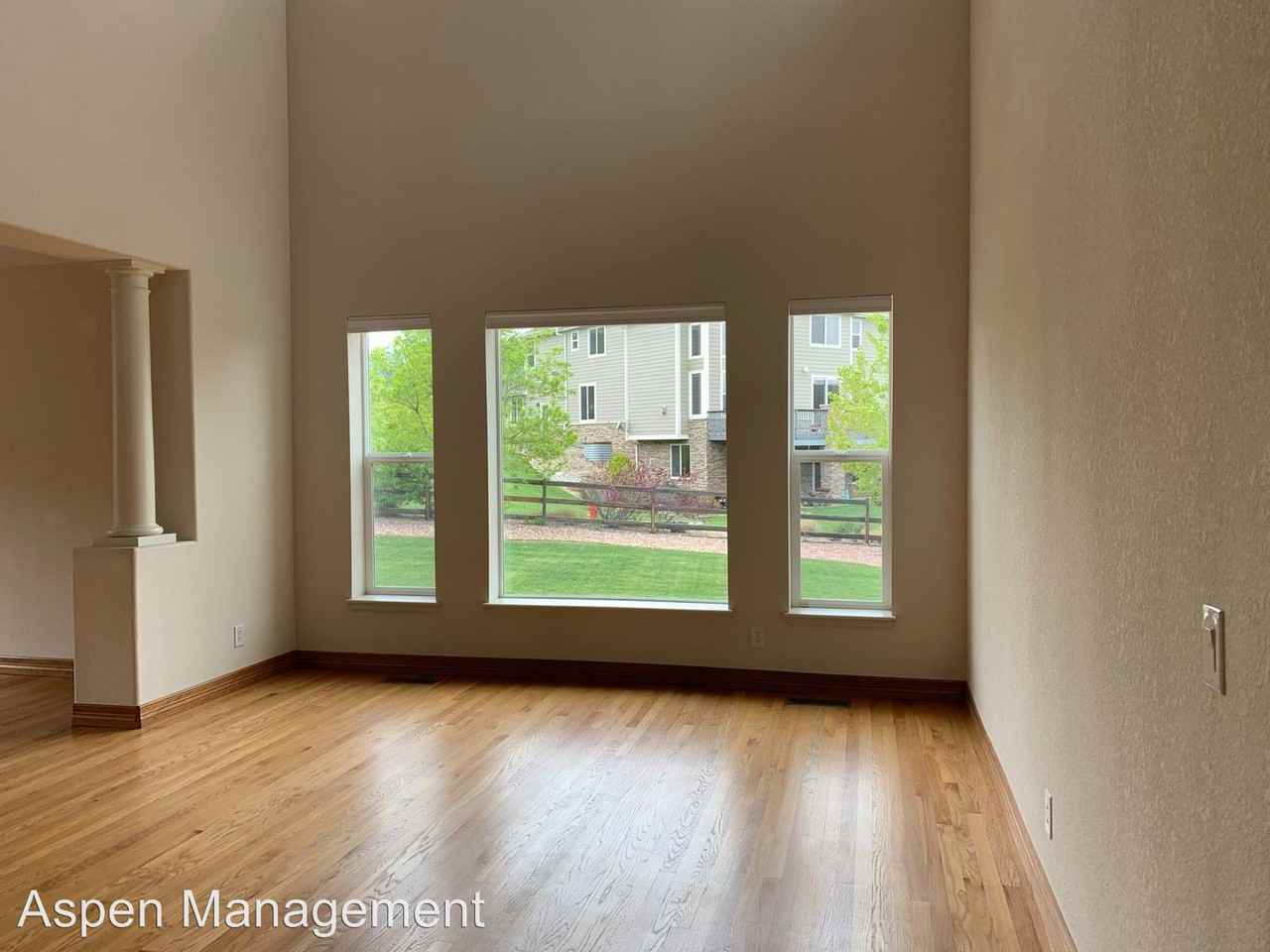 5346 Dunraven Cir - Photo 3 of 19