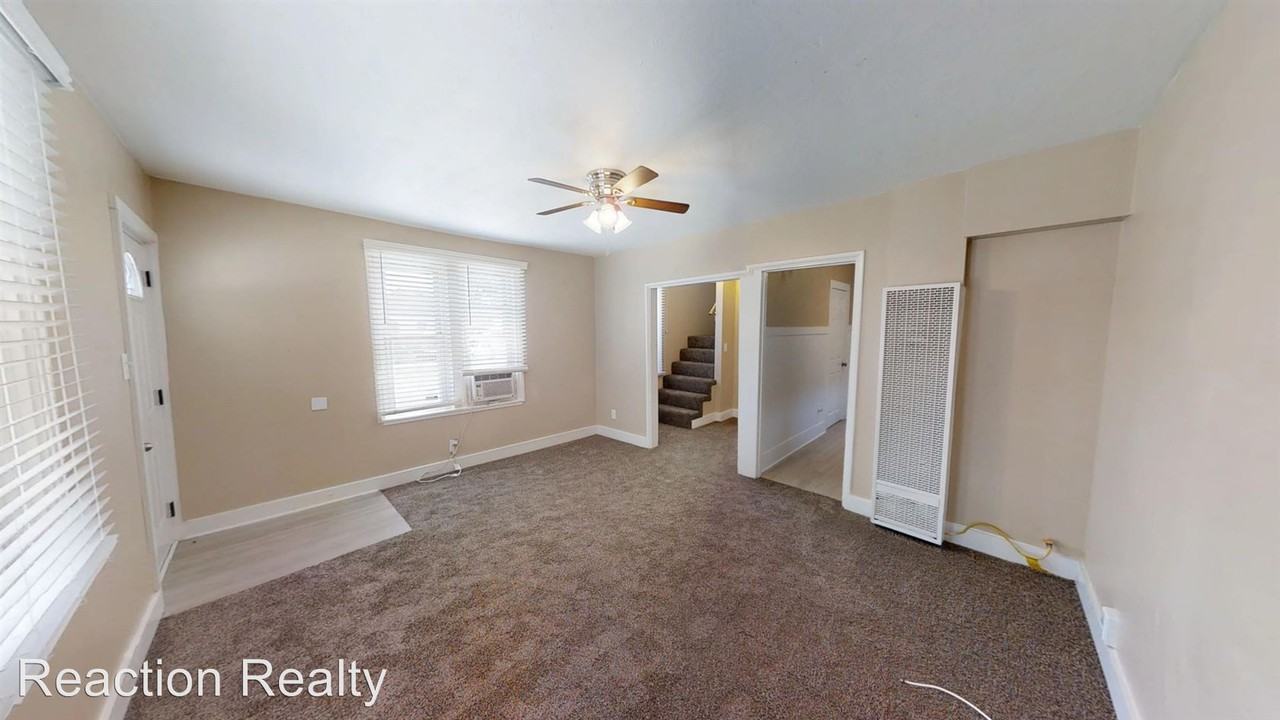 136 N. Riverside Ave. - Photo 2 of 10