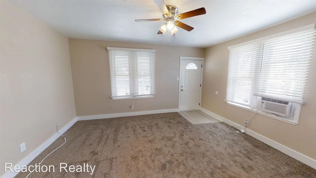 136 N. Riverside Ave. - Photo 3 of 10