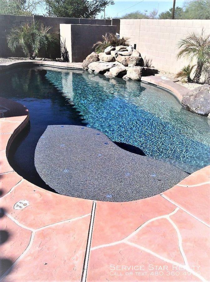 3724 E Robin Ln - Photo 2 of 3