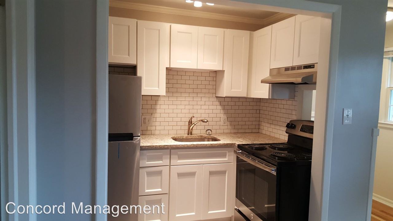 1005 Yanceyville St - Photo 3 of 5