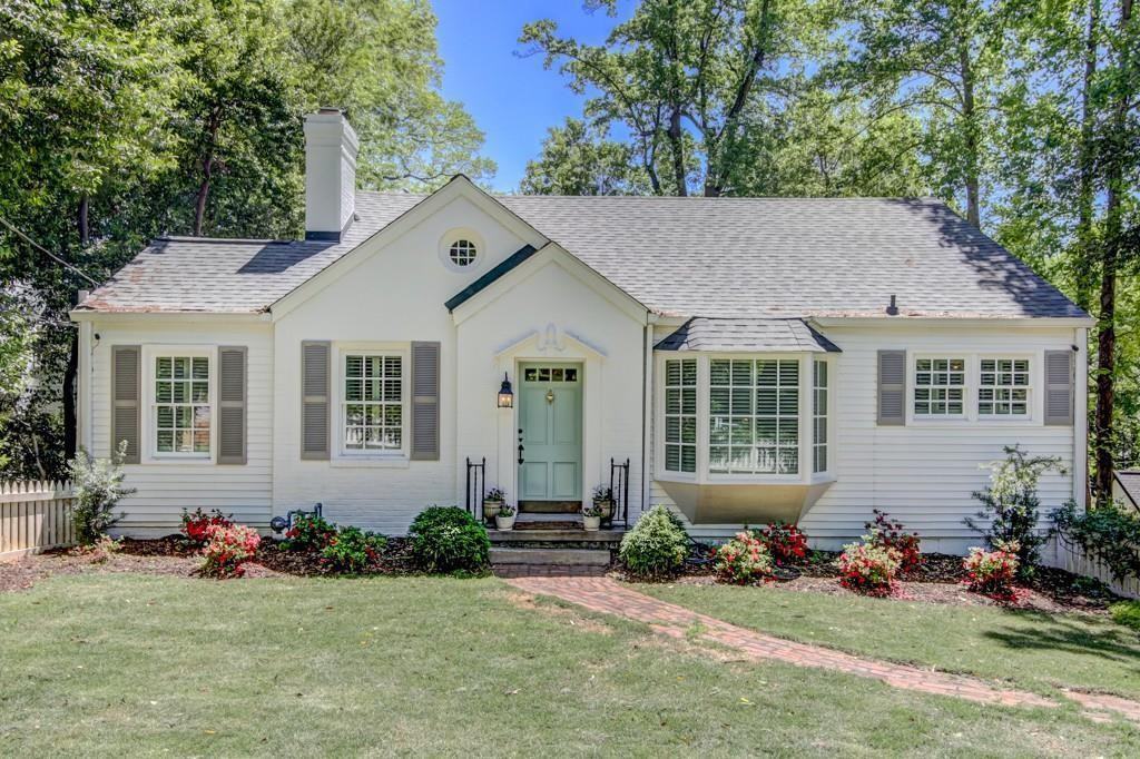 3585 Habersham Rd NW - Photo 3 of 40