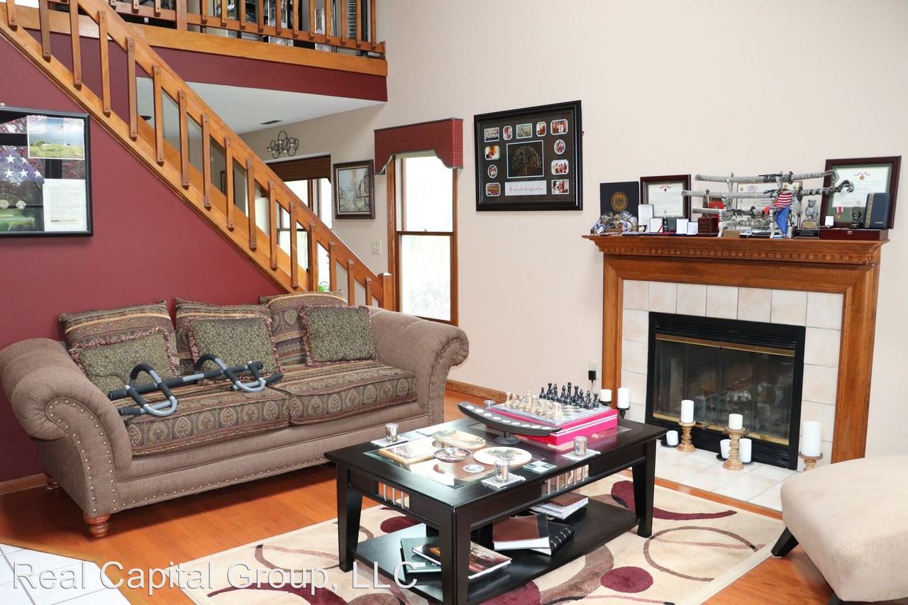 141 Garnett Ln - Photo 2 of 27