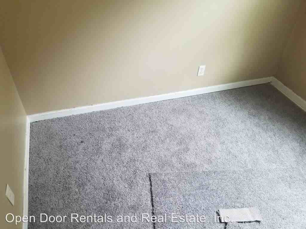 5018 Webster St - Photo 2 of 3