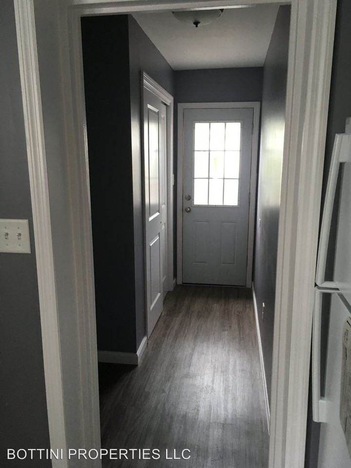 19 LISA LANE - Photo 2 of 6