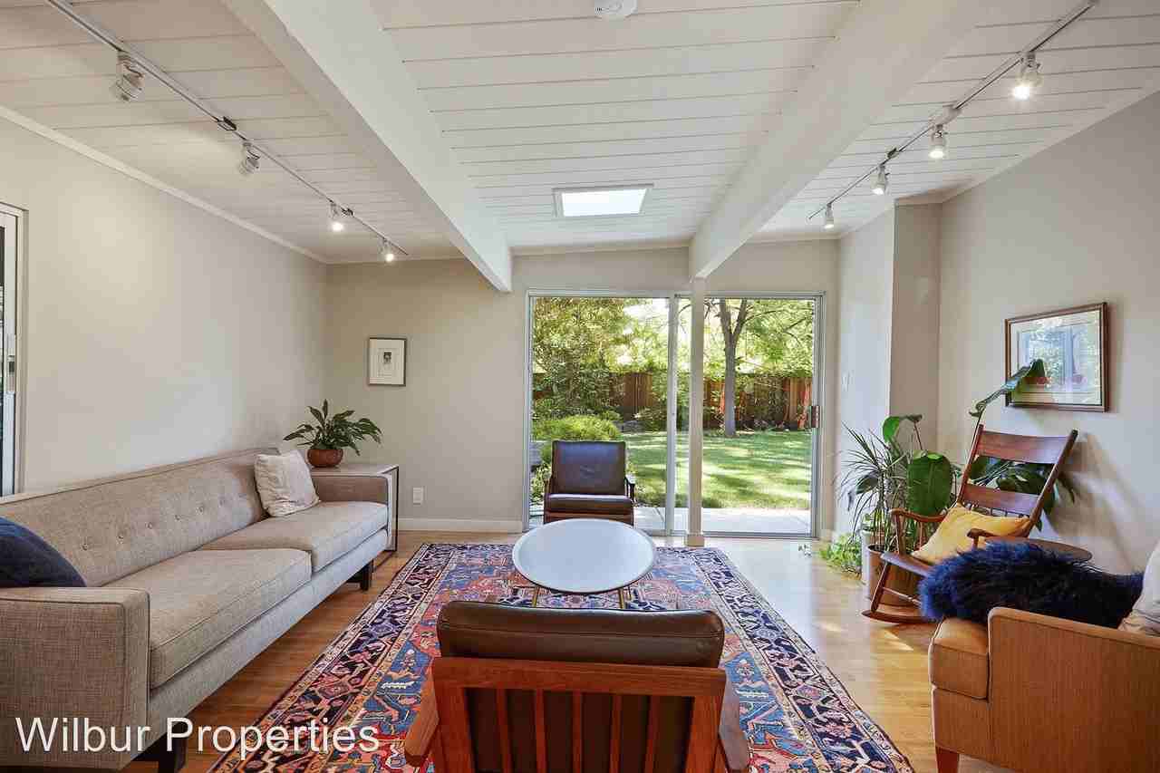 984 Harriet St - Photo 2 of 17