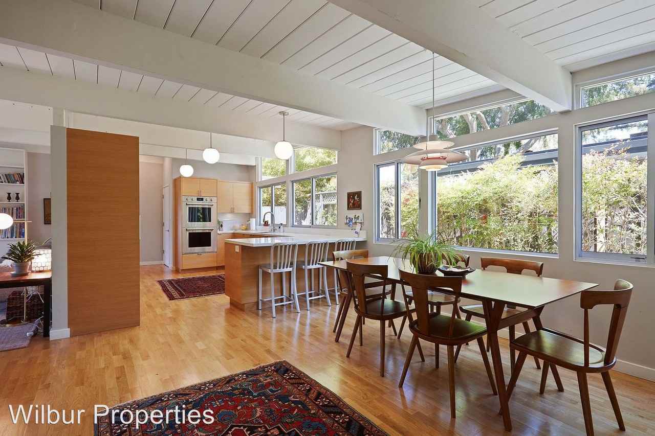 984 Harriet St - Photo 3 of 17