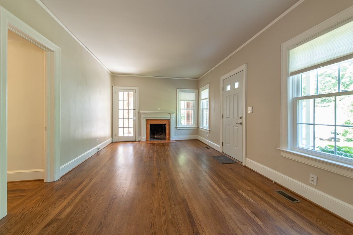 208 Shadowmoor Drive - Photo 3 of 30