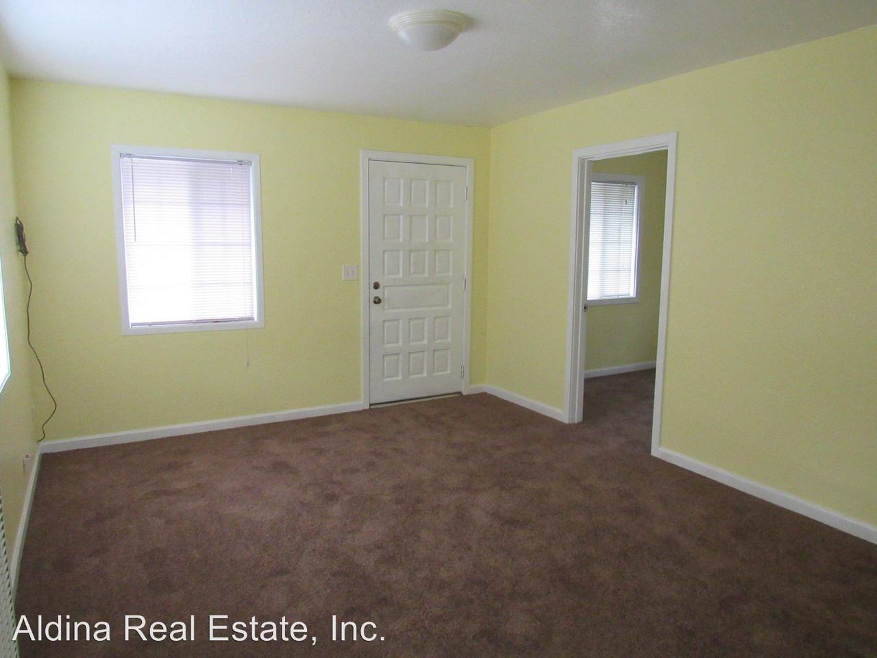 49 9th St - Photo 2 of 5