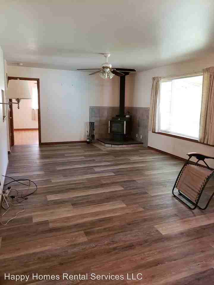 31825 N Barbara Ave - Photo 2 of 20