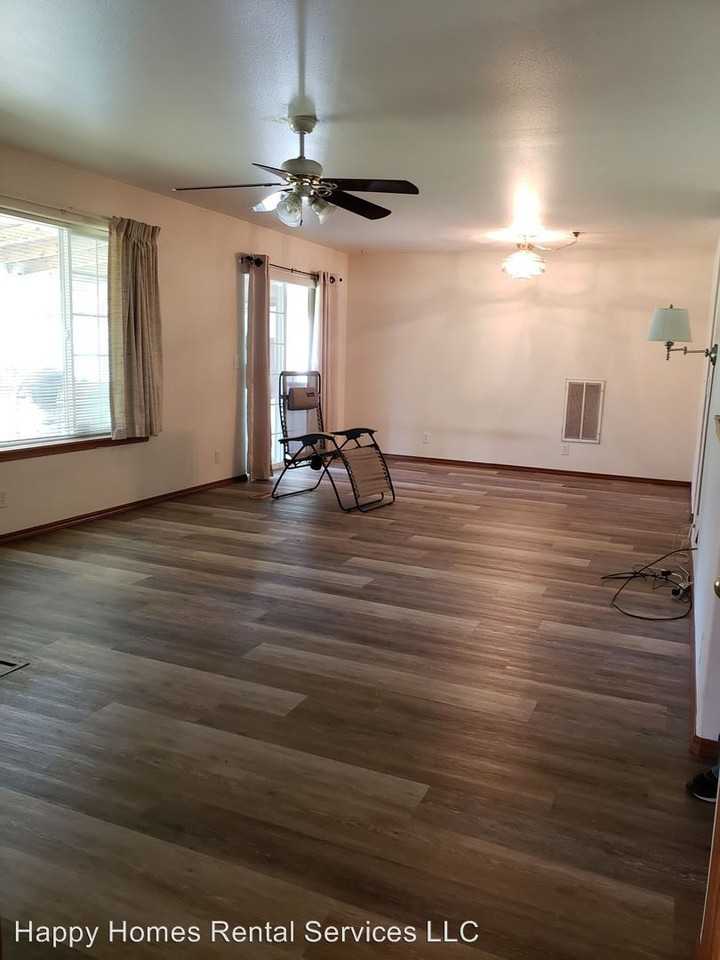 31825 N Barbara Ave - Photo 3 of 20