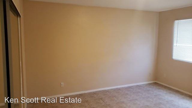 24871 Chippendale St - Photo 3 of 14
