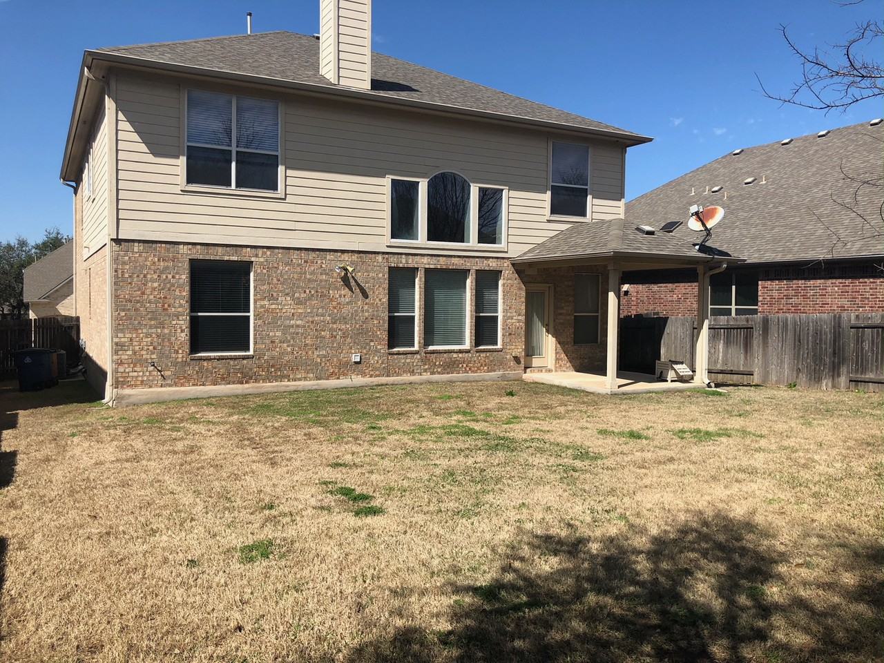 15425 Echo Hills Dr - Photo 2 of 12