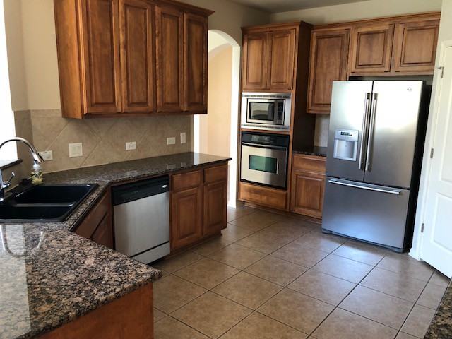 15425 Echo Hills Dr - Photo 5 of 12