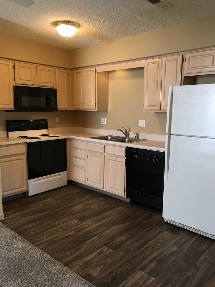 910 Garden Way - Photo 2 of 10