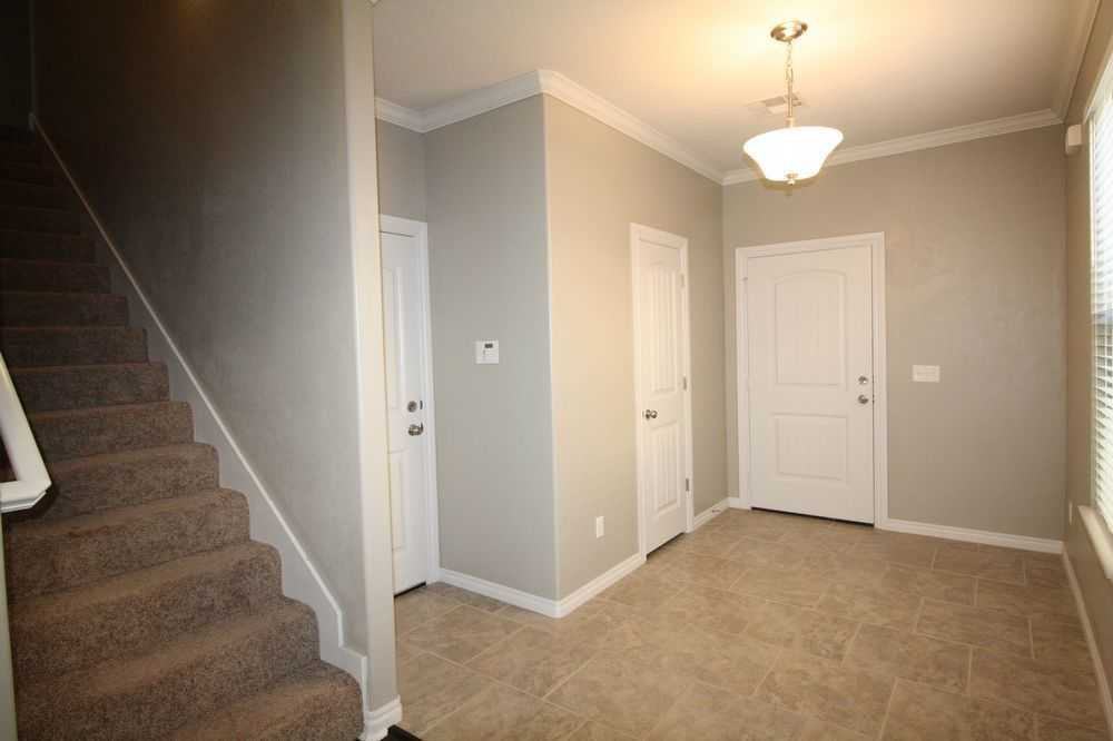 1810 Northeast 135th Street - Photo 2 of 18