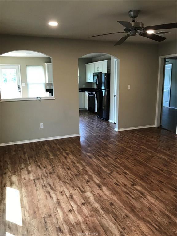 1268 Cottage Grove Cir - Photo 2 of 9