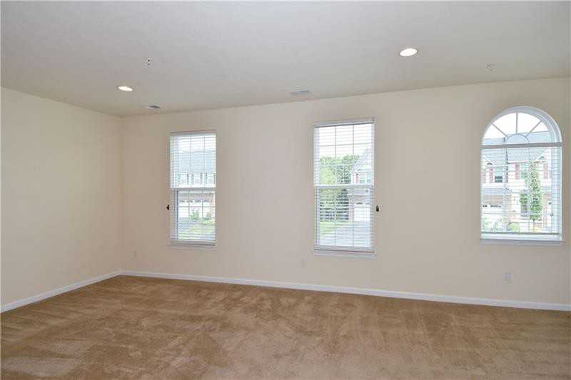 607 Rosecliff Rd - Photo 3 of 21