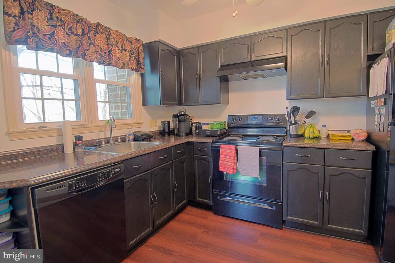 11172 Beaver Trail Ct - Photo 2 of 11