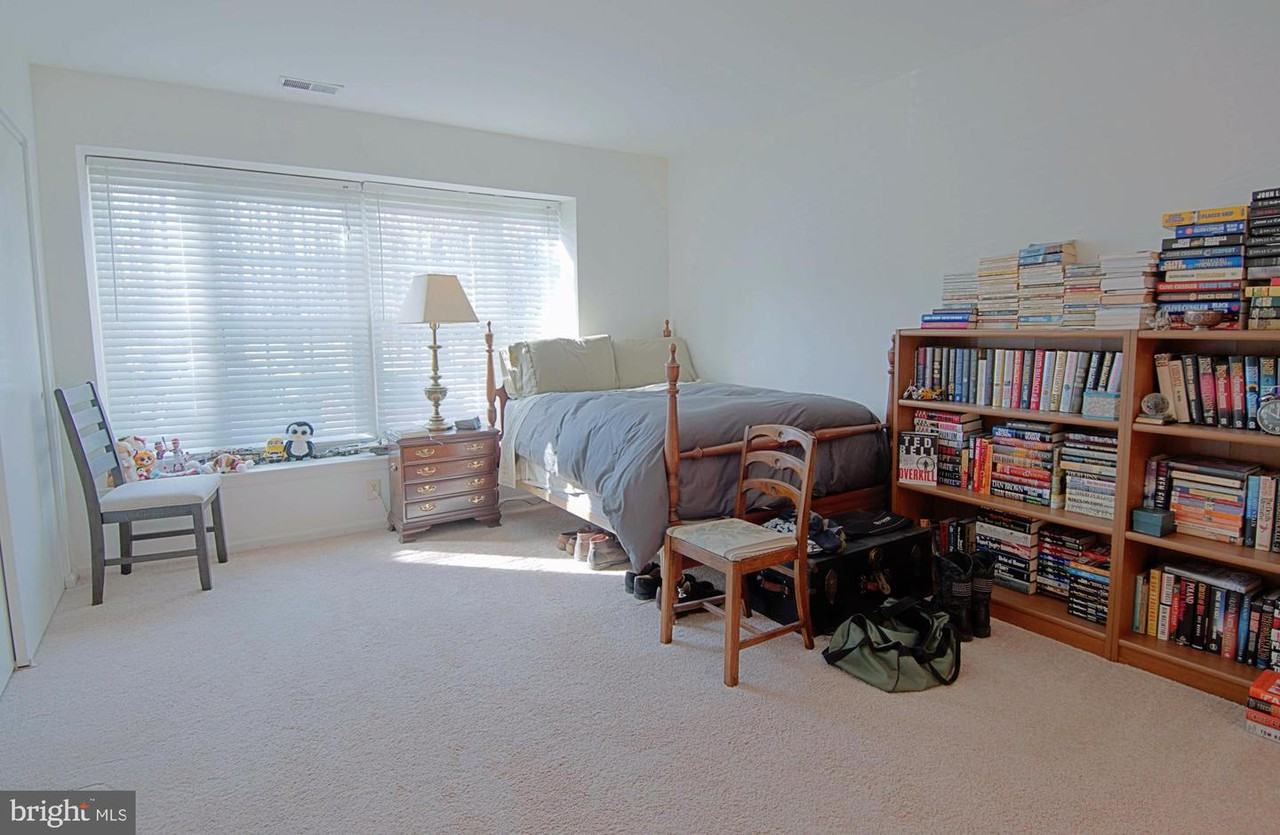 11172 Beaver Trail Ct - Photo 3 of 11
