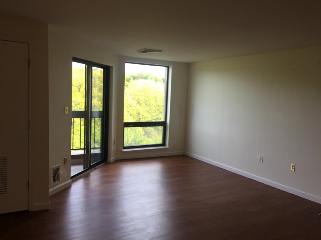 65 Valley St #5f - Photo 2 of 4