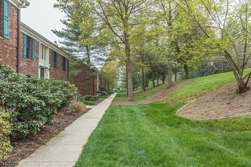 10 Sunrise Dr - Photo 2 of 19