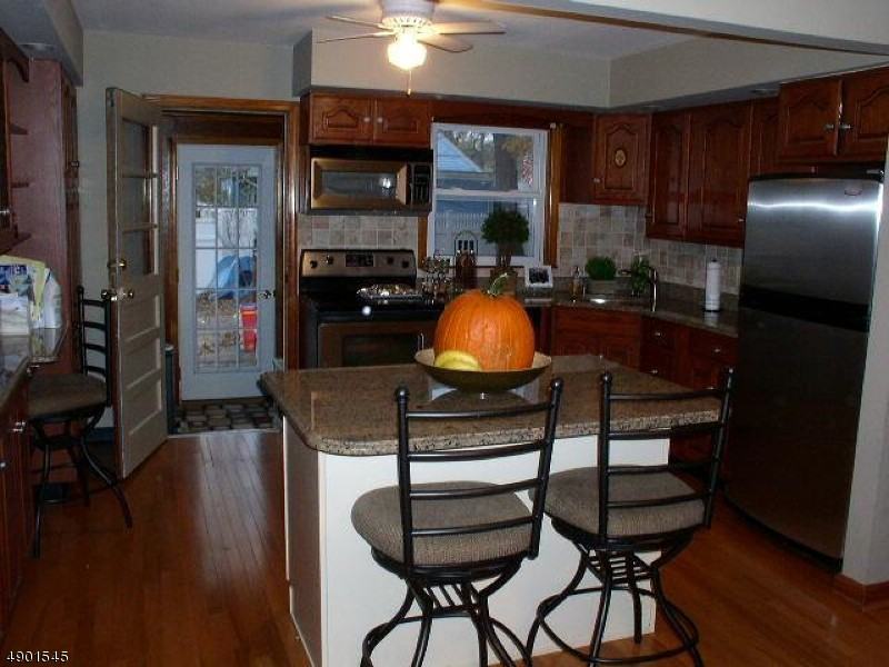 61 Ridgewood Ave - Photo 2 of 12