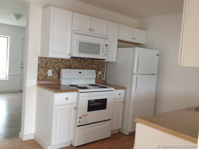 4124 Southwest 49th Street - Photo 3 of 8