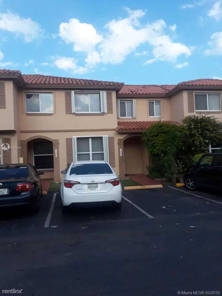 8555 SW 152nd Ave - Photo 3 of 15