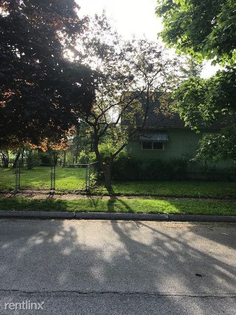 2154 Hudson St - Photo 2 of 22