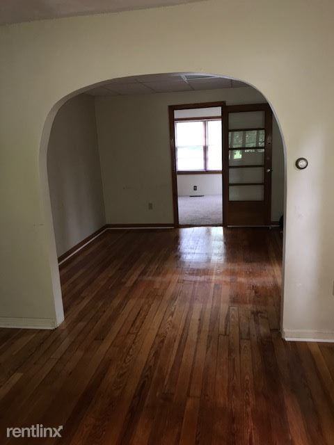 2154 Hudson St - Photo 3 of 22