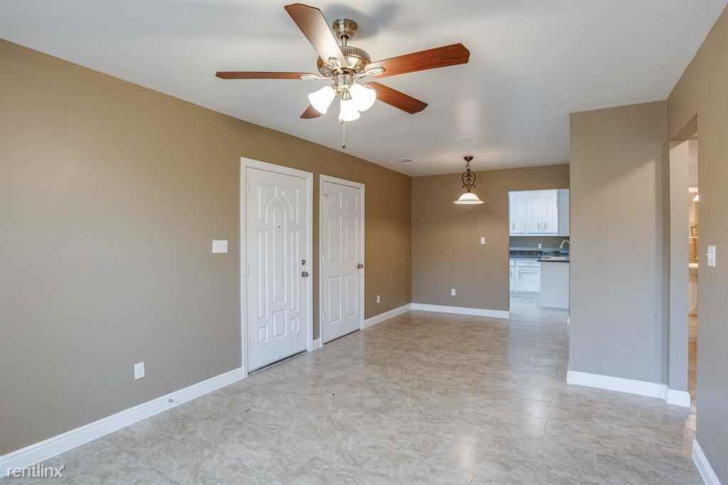 2503 2503 - Photo 2 of 10