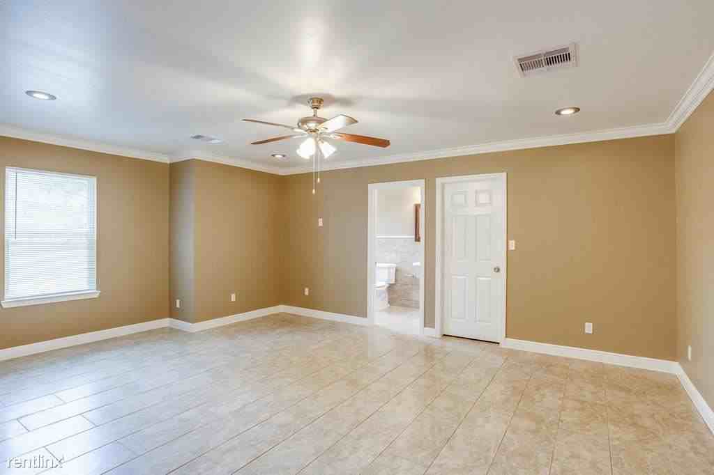 2503 2503 - Photo 3 of 10