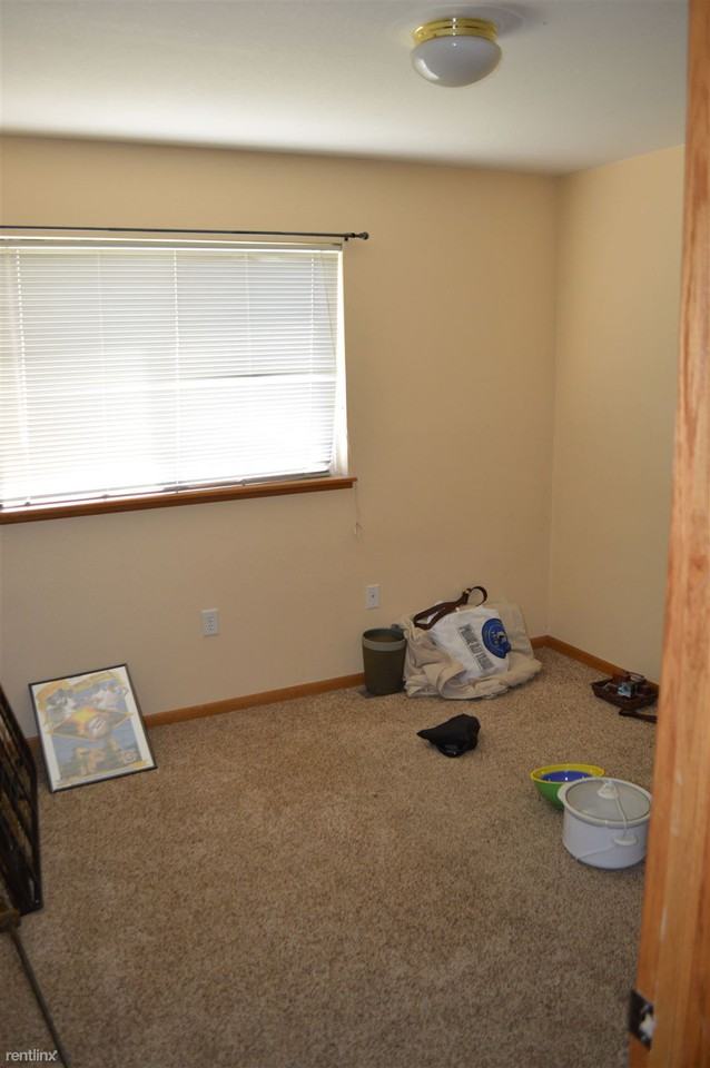 3005 Ross Dr U13 - Photo 3 of 8