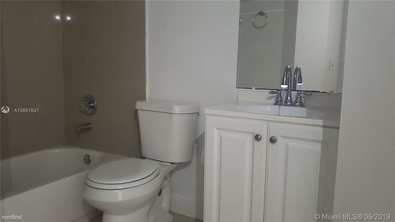 15201 SW 80th St - Photo 3 of 12