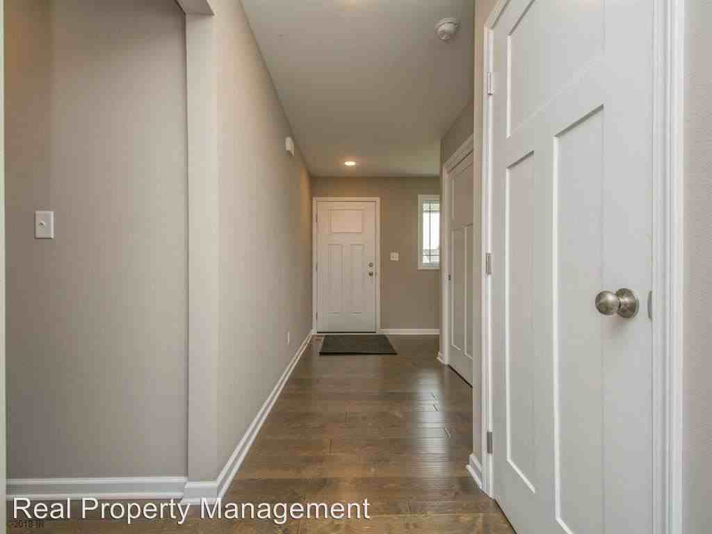 2708 NW 25th Street - Photo 3 of 27