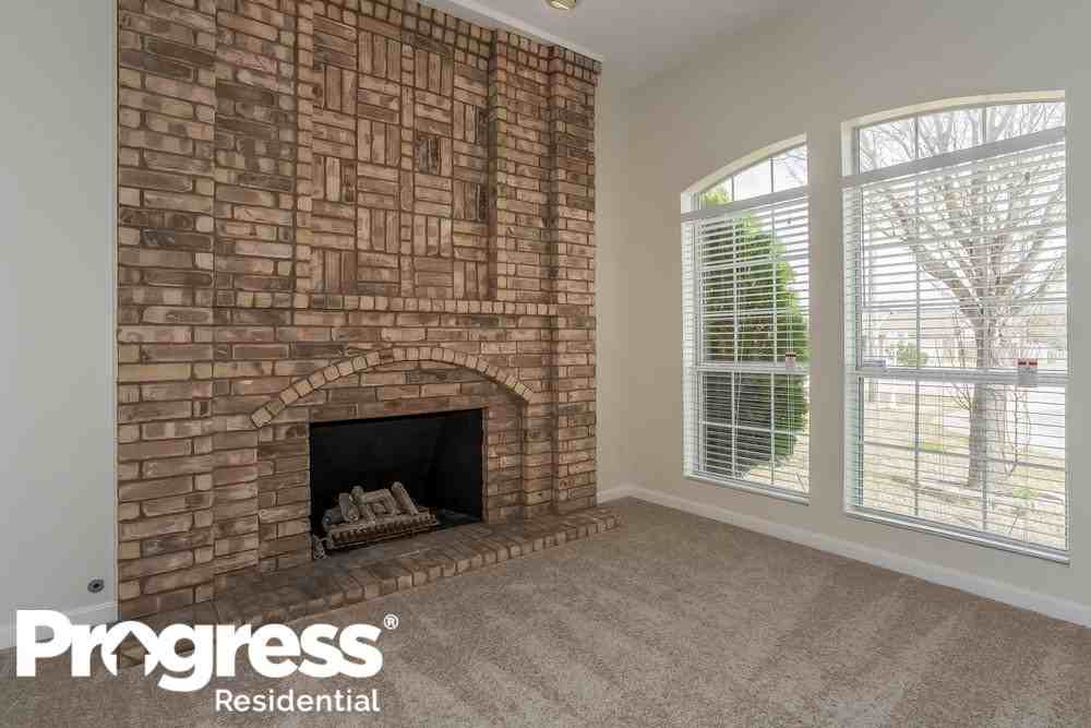 426 27th St - Photo 2 of 17