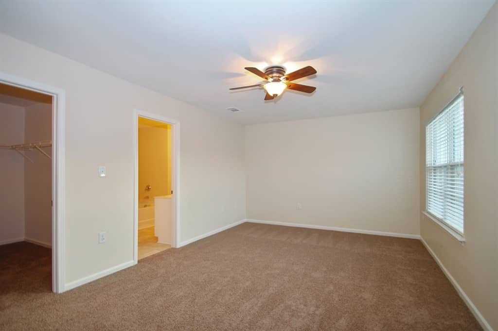 710 Overlook Rd - Photo 3 of 8